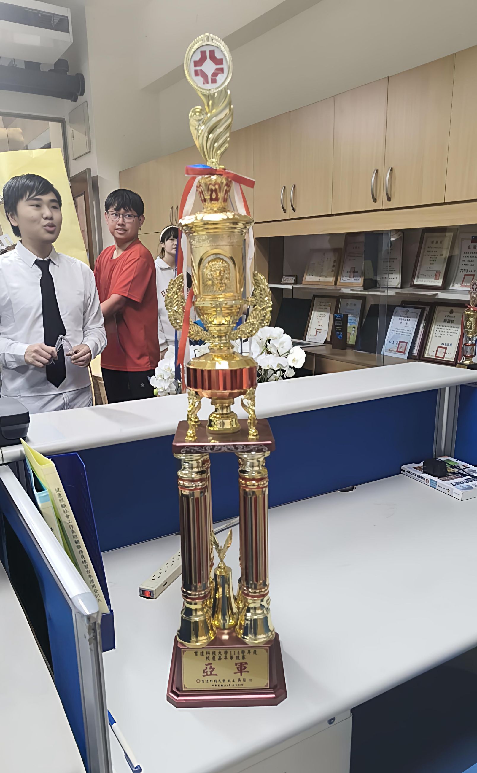 啦啦隊亞軍獎盃.jpg